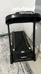  1 جهاز مشي رياضيRunner 43S treadmill(تريدميل) نظيف جدا واستعمال خفيف لمدة اقل من سنة