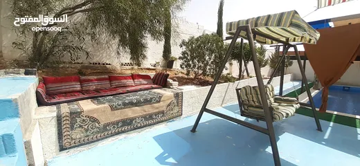  8 شاليه ومزرعة الجمل  مادبا - خربة المخيط - غرب الجامعة الالمانية .............................