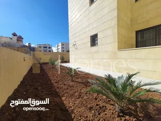  4 شقة ارضية مع ترس للبيع في حي الصحابة بمساحة بناء 160م