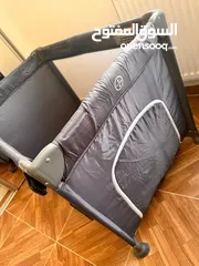  5 سرير اطفال عدة مستويات ( بجانب سرير الام ) يمكن تغيره حسب العمر ويمكن فتحه وضبه وتخزينه لا يأخذ حيز