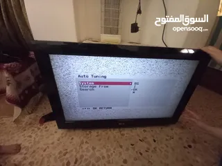  6 شاشة ال جي 32 انش  ال سي دي شغاله ما بيها اي مشكله