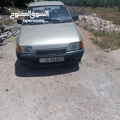  2 اوبل كاديت موديل 90 نظيفه للبيع او للبدل