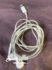  1 سماعه آيفون الاصليه