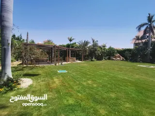  22 قصر للبيع بمدينة الشروق بكمبوند