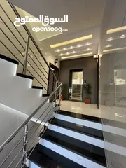 9 بالاقساط طابق ثالث مع روف في طريق المطار  تشطيب فندقي مع فير بليس و جاكوزي
