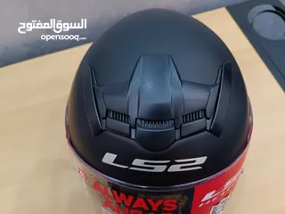  9 خوذت LS2   حجم XL  الون كاتم  جديده مع مستلزمات 3 اقنعه للوجه مع ستاند للكمره وجوال. وعلاقه للخوذه