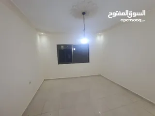  1 مستودع بحي عدن (محل) داخل  بحي سكني   للاجار