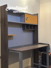  2 مكتب وطاولة