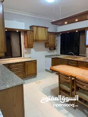  10 للباحثين عن التميز شقه مميزه جدا في ارقى احياء عبدون من ضمن سكن خاص فيلا  المنطقه بالكامل احكام خاص