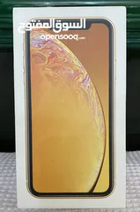  3 Iphone XR yallow with box  128 giga  2 sim card  battery 80 % مفهوش خربوش واحد  جديد