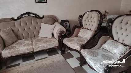  3 طقم كنب للبيع سبع مقاعد ب300قابل للتفاوض