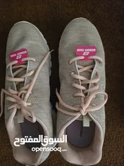  1 حذاء سكتشر للبيع