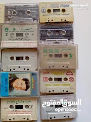  16 اشرطة كاسيت نسخ اصليه اجنبي وعربي وفرق عالميه أكثر من 1000 شريط اي 3 اشرطه بدينارين