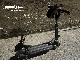  1 سكوووتر كهربائي