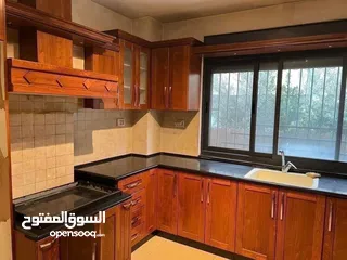  3 شقه فارغة للايجار في عين منجد قريبه من اشاره  خمس نجوم
