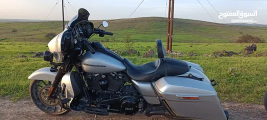  8 Harley Davidson Street Glide Special in Excellent Condition, Located in Salalah