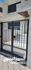  2 فني حداده لكافه اعمال الحداده والديكور وكافه اعمال الصيانه