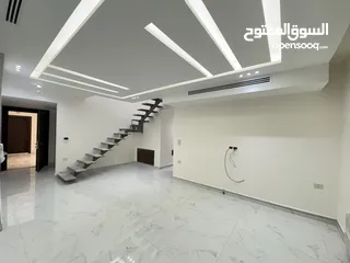  22 شقة مع روف دوبليكس باطلالة مميزة مساحة 200م وروف 120م مع 50 م ترس بخلدا (مشروع 118)