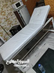 3 سرير كشف طبي وصوبة غاز مستعملين للبيع
