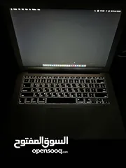  2 Macbook Air 2017مستعمل بحاله ممتازه ونظيف جدا عليه نظامين الماك و الويندوز