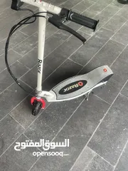  16 Razor - E200 Electric Scooter