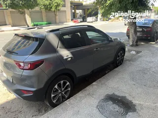  4 Kia Stonic 2023/panorama