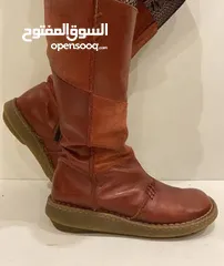  2 مجموعة مميزة من الأحذية الأصلية من ماركات عالمية للبيع بأسعار مناسبة وتوصيل لجميع المناطق