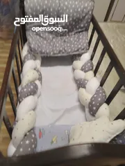  2 تخت بيبي يحمل لعمر 4 سنين