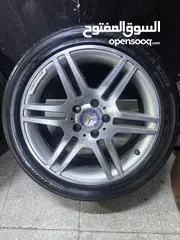  7 جنط مرسيدس w204 AMG  جنط بحالة ممتازه لا كسور ولا خشوط بحالة ممتازه حجم جنط 17 امامي رفيع خلفي عريض