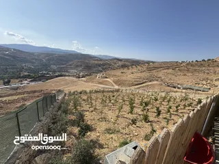  7 شالية قرب اوتستراد عمان - اربد ب اطلاله مميزة