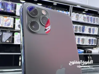  4 ايفون 11 برو ماكس 256 جيجابايت  بطارية اصلية 88٪؜ مش مفتوح ولا مصلح نهائيا  كفالة محل 30 بوم بفاتورة