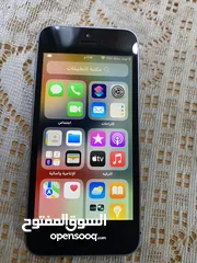  1 ايفون SE تخزين 64 الحاله ممتازه