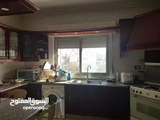  20 Furnished appartement in Shmesani for rent شقه مفروشه فرش كامل في موقع مميز قريب من الخدمات للايجار