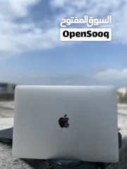  4 MacBook Pro 2017 model like brand new zero scratch’s