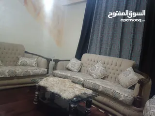  2 أثاث غرفة جلوس 7مقاعد200دينار شبه جديد الله يبارك لصاحب انصيب