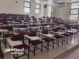  9 كراسي محاضرات خشب ومنجد و دروج مدرسية واثاث مدرسي. ماركا الجنوبية طريق الحزام قرب مطار ماركا