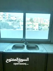  13 شقة للبيع في موقع مميز في الزرقاء الجديده - محاطه بفلل من جهتين