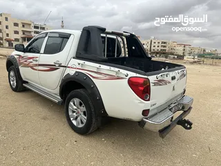 11 بك اب ميتسوبيشي دهان الوكالة 4X4 دفع رباعي دبل كبين بحالة الوكالة سيرفس كامل فحص أربعة جيد