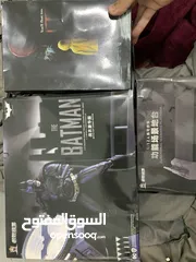  2 مجسم باتمان كت  + مجسم مهرج من شركه neca