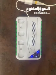 1 قاعده تبريد ps5 مع اضويه على داير المبرد اخضر احمر ازوق