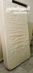 3 فرشه بحاله ممتازه ومروحه بحالة الوكاله