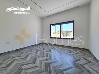  6 روف طابقي باطلالة عالية للبيع في طريق المطار بمساحة بناء اجمالية 391م