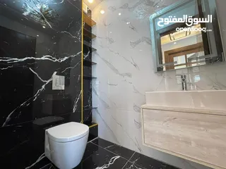  17 شقة طابقية (سكن خاص) للبيع بإطلالة (بانارومية) وجميلة جداً على السيتي مول وحدائق الحسين وقرب مكة مول