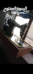  2 ماكينة خياطه ومكنسة كهربائيه