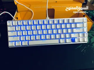  4 كيبورد Gloreious GMMK2 65% Red switch Gaming Keyboard