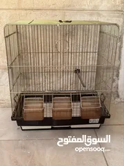  1 أقفاص عدد 10 إستعمال خفيف جداً وبحالة الوكالة موجود معلفين وثلاث معالف
