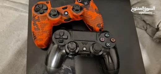  5 بلايستيشن 4 اول اصدار مع ايدين وحده خربانه ووحده لا الحمرا خربانة و السودا لا البلايستيشن بدها تنضيف