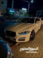  2 Jaguar XE 2019