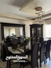  6 طاولة سفره مع ملحقاتها للبيع بسعر مغري