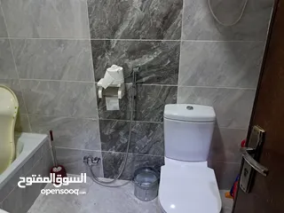  12 شقه بسعر مغري للبيع